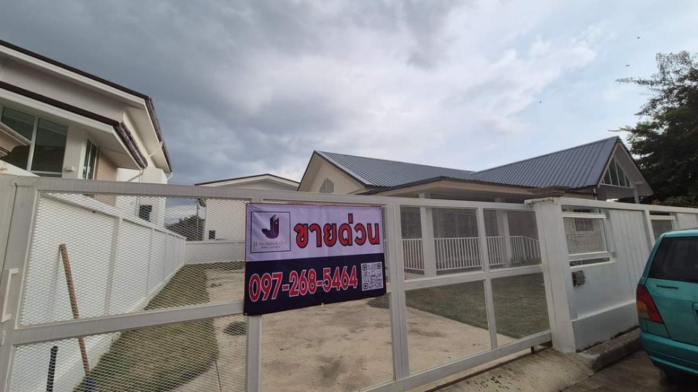 ขาย✅️บ้านเดี่ยว ชั้นเดียว style English-Cottage เนื้อที่ 93 ตร.วา 3 ห้องนอน ห้องน้ำในตัวทุกห้องนอน ห้องครัว และห้องนั่งเล่นกว้าง จอดรถ 5คัน – รูปที่ 2