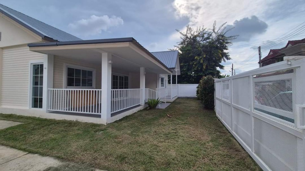 ขาย✅️บ้านเดี่ยว ชั้นเดียว style English-Cottage เนื้อที่ 93 ตร.วา 3 ห้องนอน ห้องน้ำในตัวทุกห้องนอน ห้องครัว และห้องนั่งเล่นกว้าง จอดรถ 5คัน – รูปที่ 3