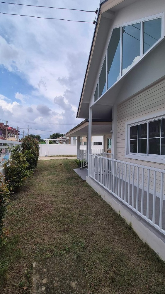 ขาย✅️บ้านเดี่ยว ชั้นเดียว style English-Cottage เนื้อที่ 93 ตร.วา 3 ห้องนอน ห้องน้ำในตัวทุกห้องนอน ห้องครัว และห้องนั่งเล่นกว้าง จอดรถ 5คัน – รูปที่ 4