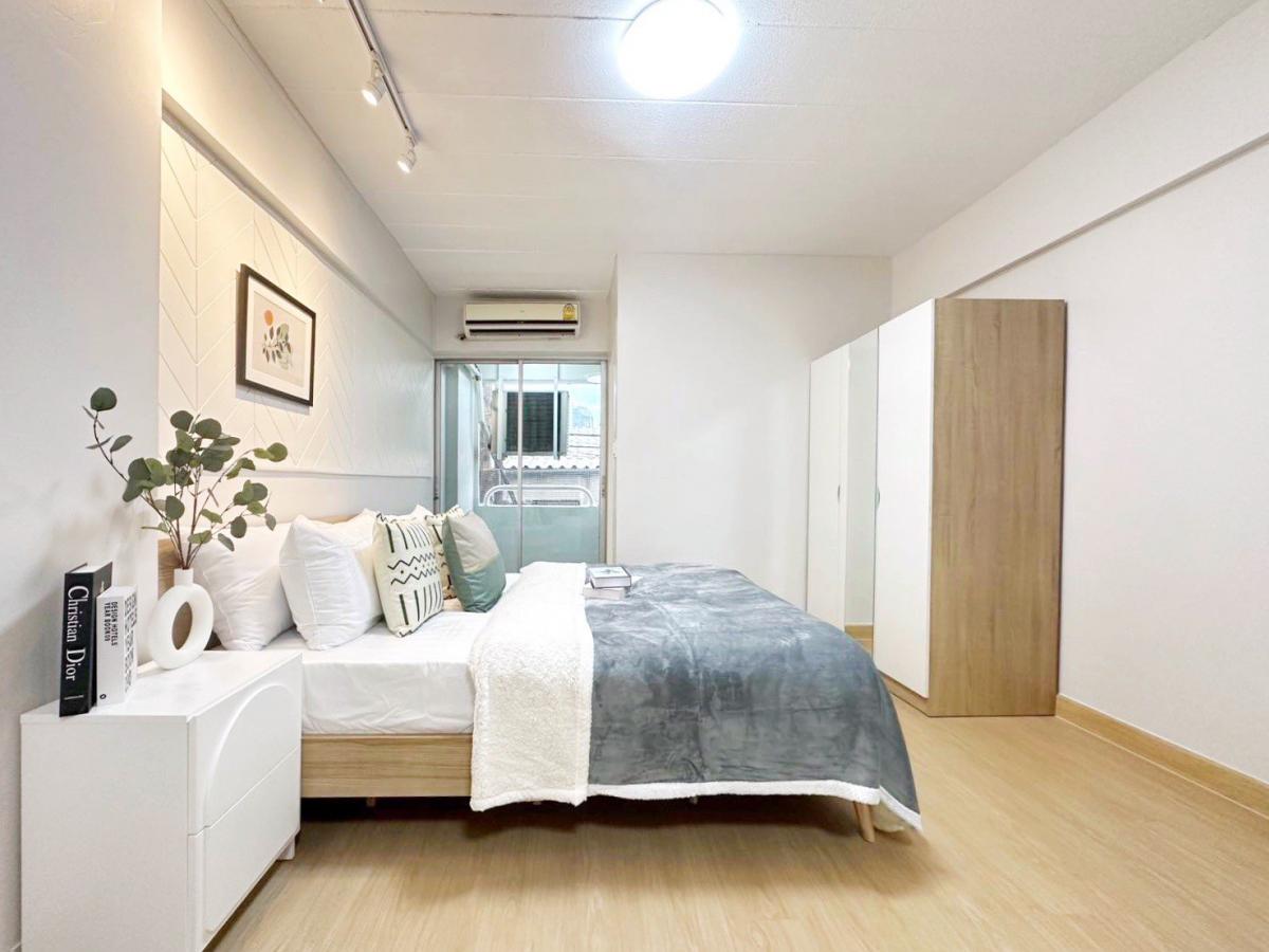 《Best value》Lots of extras 🥰🥰🥰 Ratchada City, can park 2 cars, installment starts at only 5,xxx, near the BTS too. 《Best value》Lots of extras 🥰🥰🥰 Ratchada City, can park 2 cars, installment starts at only 5,xxx, near the BTS too.