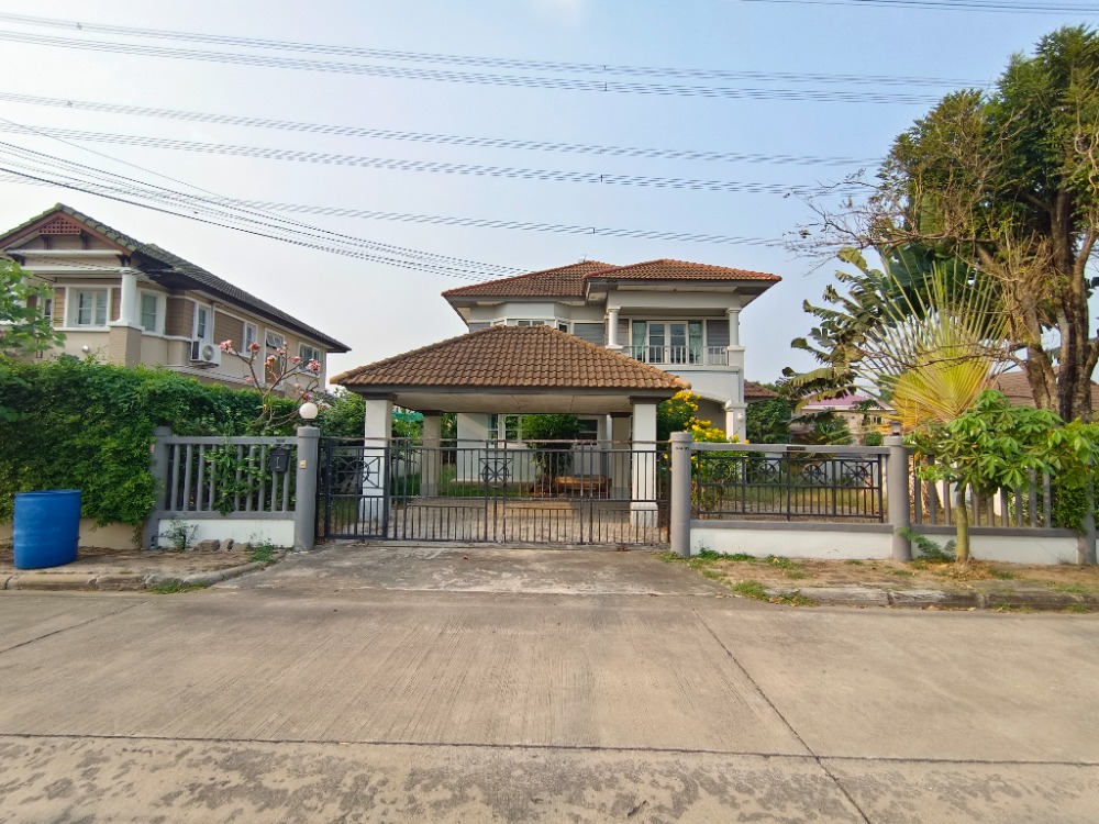 For rent, single house, Chuanchuen Golf Avenue, 100 sq.w., beautifully decorated, built-in, with furniture, electrical appliances, beautiful and ready to move in, location near the golf course