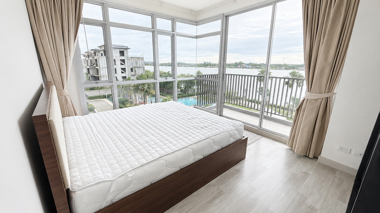 Condo for rent Manor Sanambinnam Condo for rent next to the Chao Phraya River 💛🧡💚 Line ID @mynewhome💛🧡💚