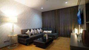 for sale Condo hyde sukhumvit 13 hight floor with tenant until March 2025 (S05-0757S)