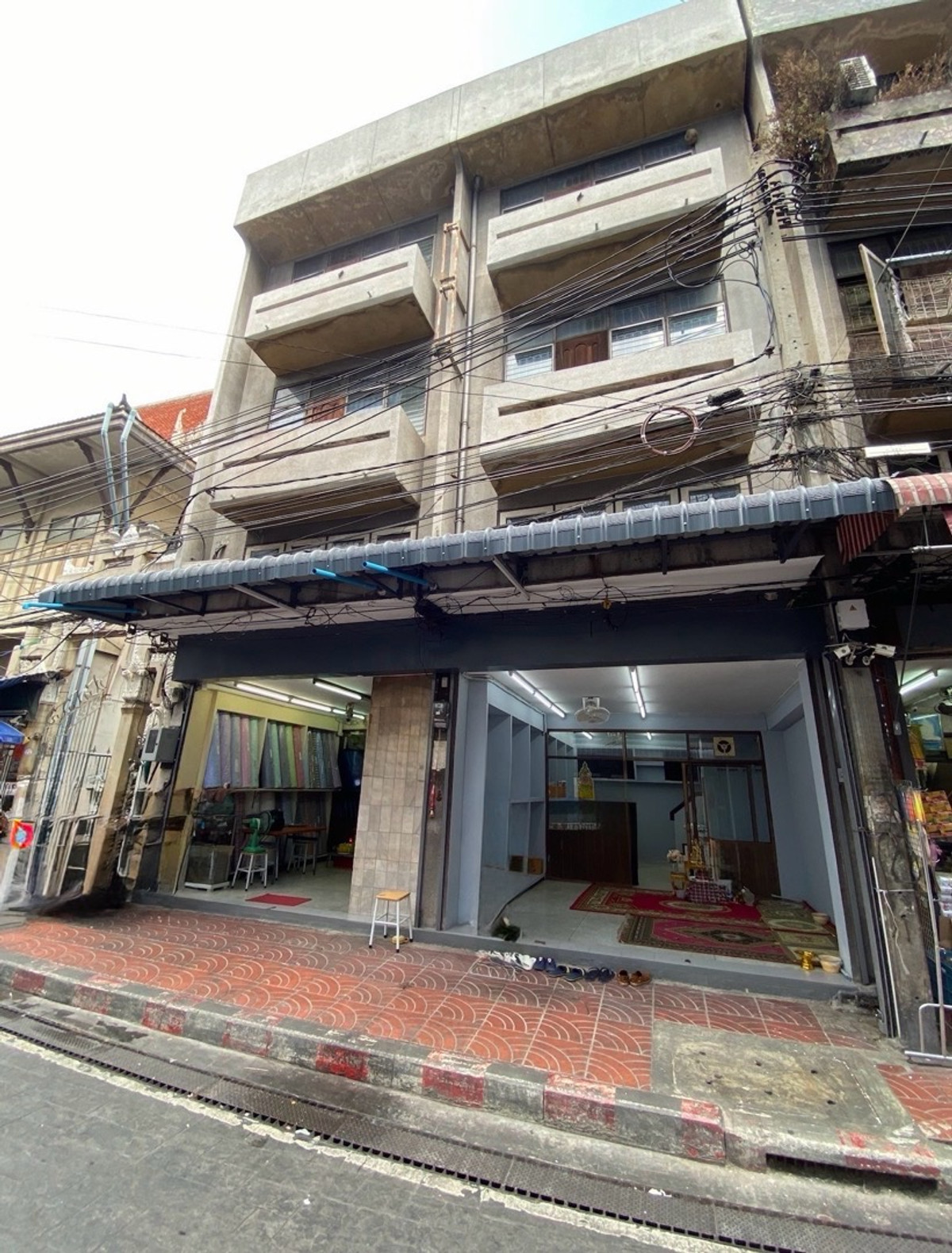 อาคาร 5 ชั้น พร้อมลิฟต์ ในโซนเยาวราช
อาคาร 5 ชั้น พร้อมลิฟต์ ในโซนเยาวราช
