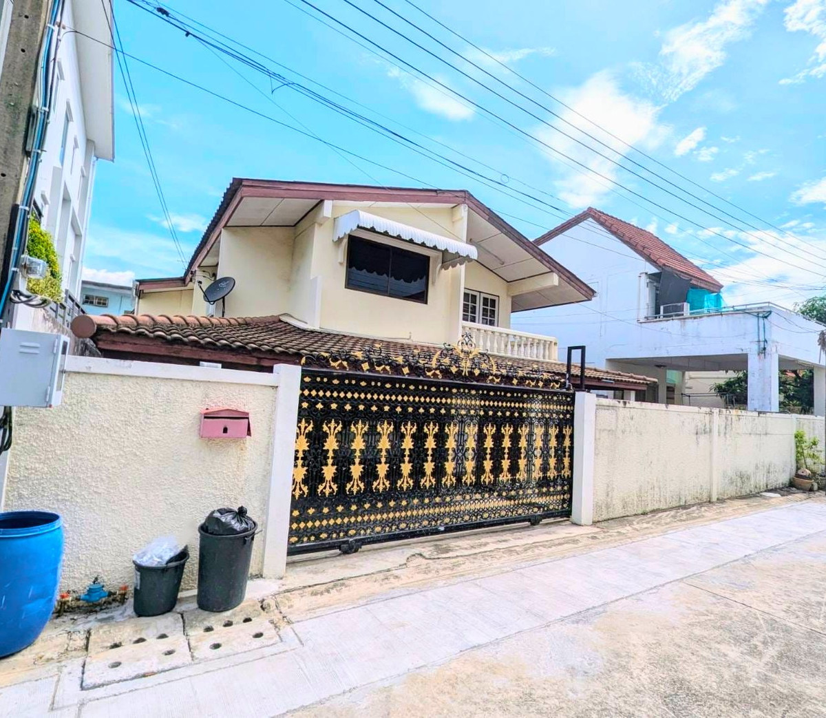 HK0214😊 For RENT For rent, 2-storey detached house, 🚪4 bedrooms🚄near MRT Huai Khwang🏢Huai Khwang🔔House area: 76 sq m🔔Usable area: 520 sq m💲Rent: 45,000฿📞O99-5919653,O65-9423251✅LineID:@sureresidence HK0214😊 For RENT For rent, 2-storey detached house, 🚪4 bedrooms🚄near MRT Huai Khwang🏢Huai Khwang🔔House area: 76 sq m🔔Usable area: 520 sq m💲Rent: 45,000฿📞O99-5919653,O65-9423251✅LineID:@sureresidence