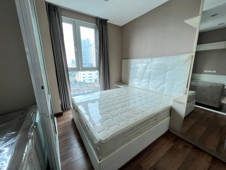 💥รหัส CWTP002808S💥 📢📢For Sale Chewathai Interchange (1 Bed 27 ตร.ม/2.90 ล้าน) ชั้น 8 ติด MRT / ใกล้ตลาดเตาปูน สนใจ Line ID: @atfirm 💥รหัส CWTP002808S💥 📢📢For Sale Chewathai Interchange (1 Bed 27 ตร.ม/2.90 ล้าน) ชั้น 8 ติด MRT / ใกล้ตลาดเตาปูน สนใจ Line ID: @atfirm