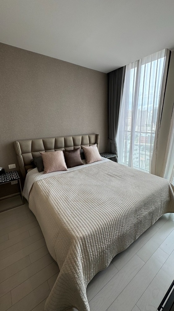 For Rent condo Noble ploenchit 1 beds fully furnished (S15-26200)