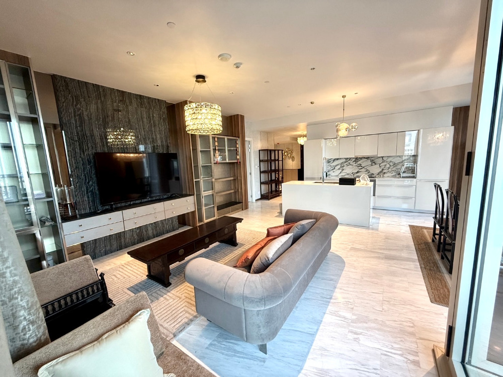 Four Season Private Residences: 3bed 3bath 250sqm. 280,000/mth Am: 0656199198