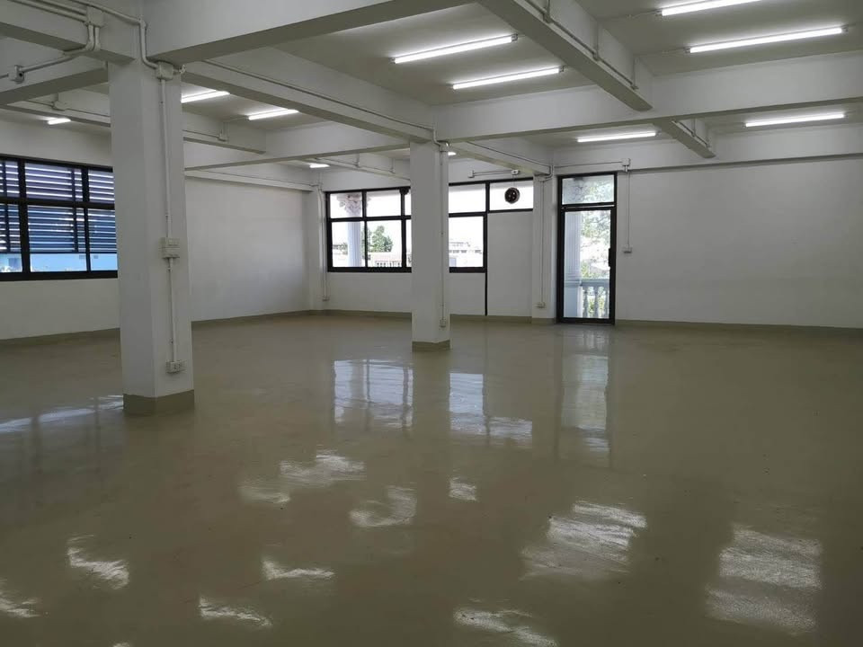 For Rent ให้เช่าอาคารสำนักงาน อาคารพาณิชย์ 2 คูหา ซอยอ่อนนุช เข้าซอยไม่ลึก ริมถนนอ่อนนุช / อาคาร 4.5 ชั้น / พื้นที่ใช้สอย 675 ตารางเมตร / แอร์ 14 เครื่อง , CCTV 5 เครื่อง / มีลิฟท์ขนสินค้า / จอดรถ 4 คัน เหมาะเป็นสำนักงาน , คลินิก , โชว์รูม , สต๊อกสินค้าออ – รูปที่ 4