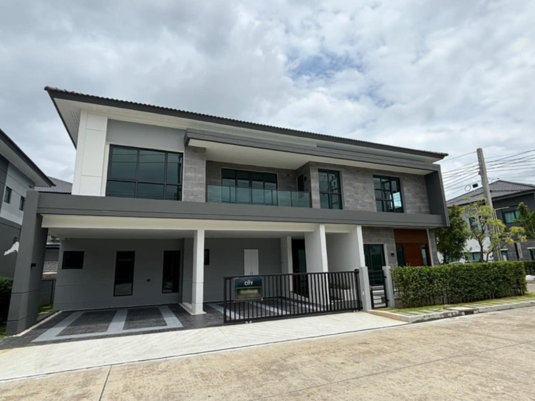 For sale: Luxury house, The City Bangna, large house, area 80 sq m, usable area 488 sq m, 5 bedrooms, 6 bathrooms, parking for 4 cars. For sale: Luxury house, The City Bangna, large house, area 80 sq m, usable area 488 sq m, 5 bedrooms, 6 bathrooms, parking for 4 cars.