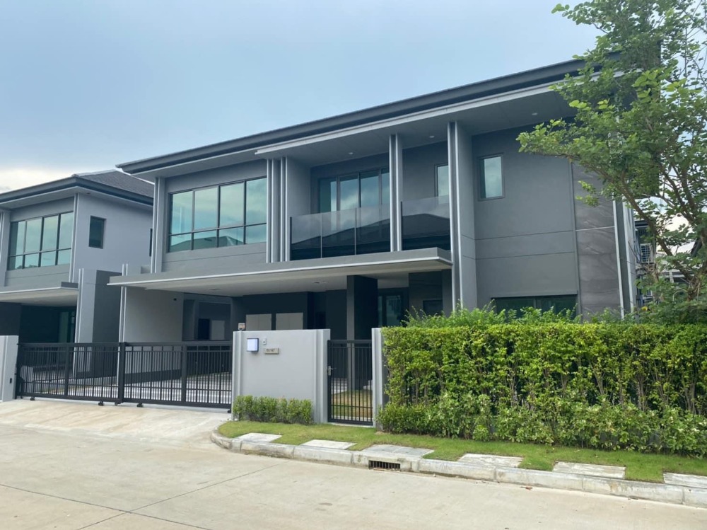 ❖ Type Ablaze ❖ 2 Storey single house | 83.20 sq.w. 294.00 sq.m. | 4 bedrooms, 4 bathrooms | Near Little Walk Krungthep Kreetha 5 mins., Market Place Krungthep Kreetha 8 mins., Wellington International School 9 mins.