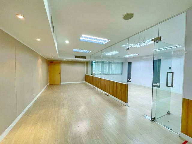 MRT Ratchada HuaiKhwang Chatuchak business location office building for rent 14Storeys Stand Alone – รูปที่ 2