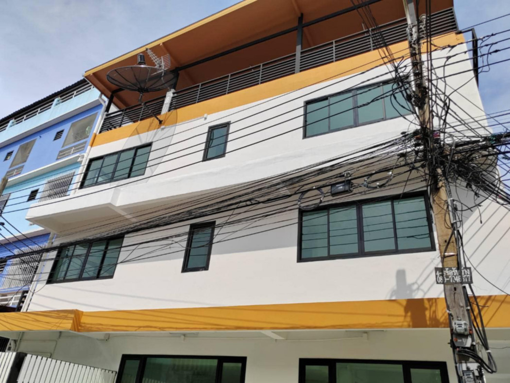 ขาย อาคาร 4 ชั้น บนถนนนวมินทร์ ทำเลดีมาก เนื้อที่ 50 ตร.วา พื้นที่ใช้สอย 420 ตร.ม. 16 ห้องนอน 17 ห้องน้ำ จอดรถได้ 3-4 คัน – รูปที่ 3