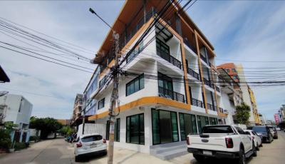 For sale: 4-storey building on Nawamin Road, very good location, area 50 sq m, usable area 420 sq m, 16 bedrooms, 17 bathrooms, parking for 3-4 cars.
