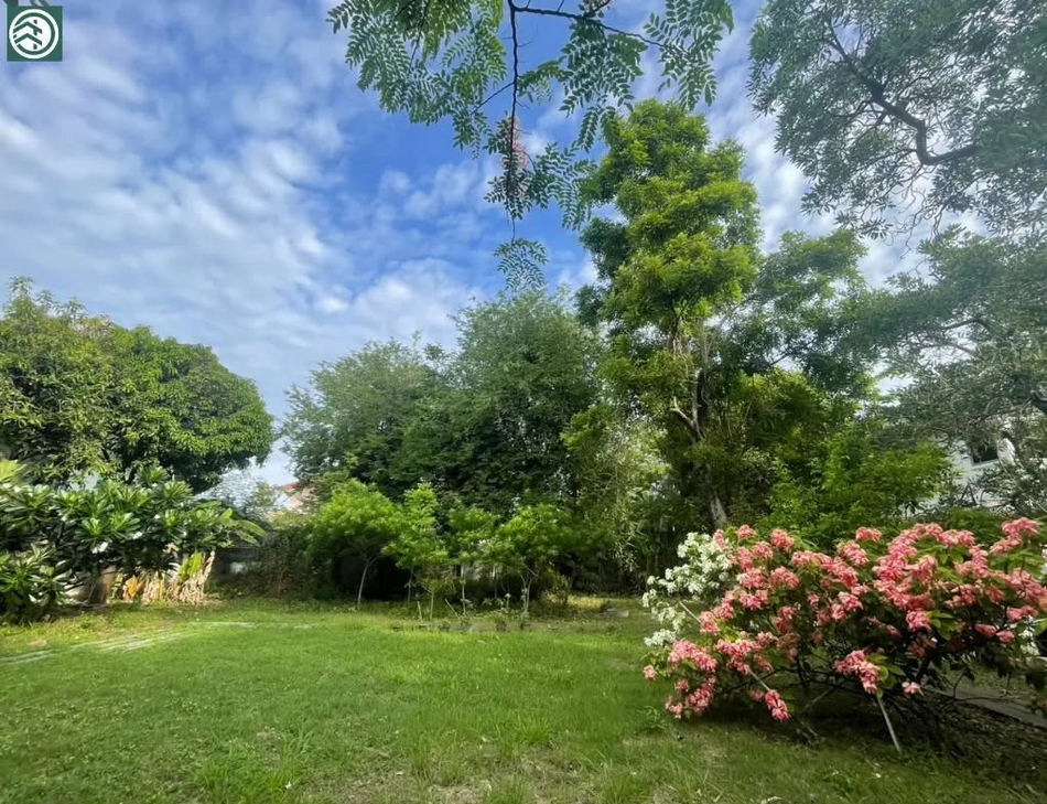 For inquiries, call: 091-751-3045. Land for sale, 175 square wah, filled in, Sukhumvit Soi 27 (Soi Bunsiri), in Muang Pak Nam, Samut Prakan, only 290 meters from BTS Green Line, Naval Academy Station. For inquiries, call: 091-751-3045. Land for sale, 175 square wah, filled in, Sukhumvit Soi 27 (Soi Bunsiri), in Muang Pak Nam, Samut Prakan, only 290 meters from BTS Green Line, Naval Academy Station.
