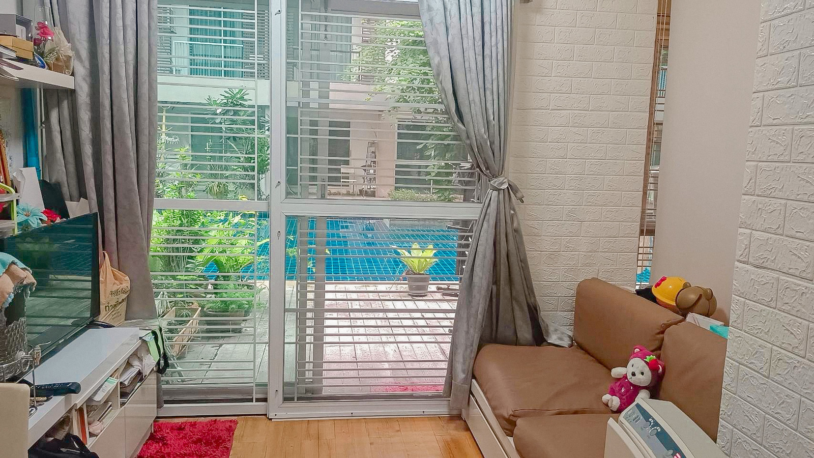K-6041 Urgent sale! Condo A space 77, ready to move in, room with swimming pool view.