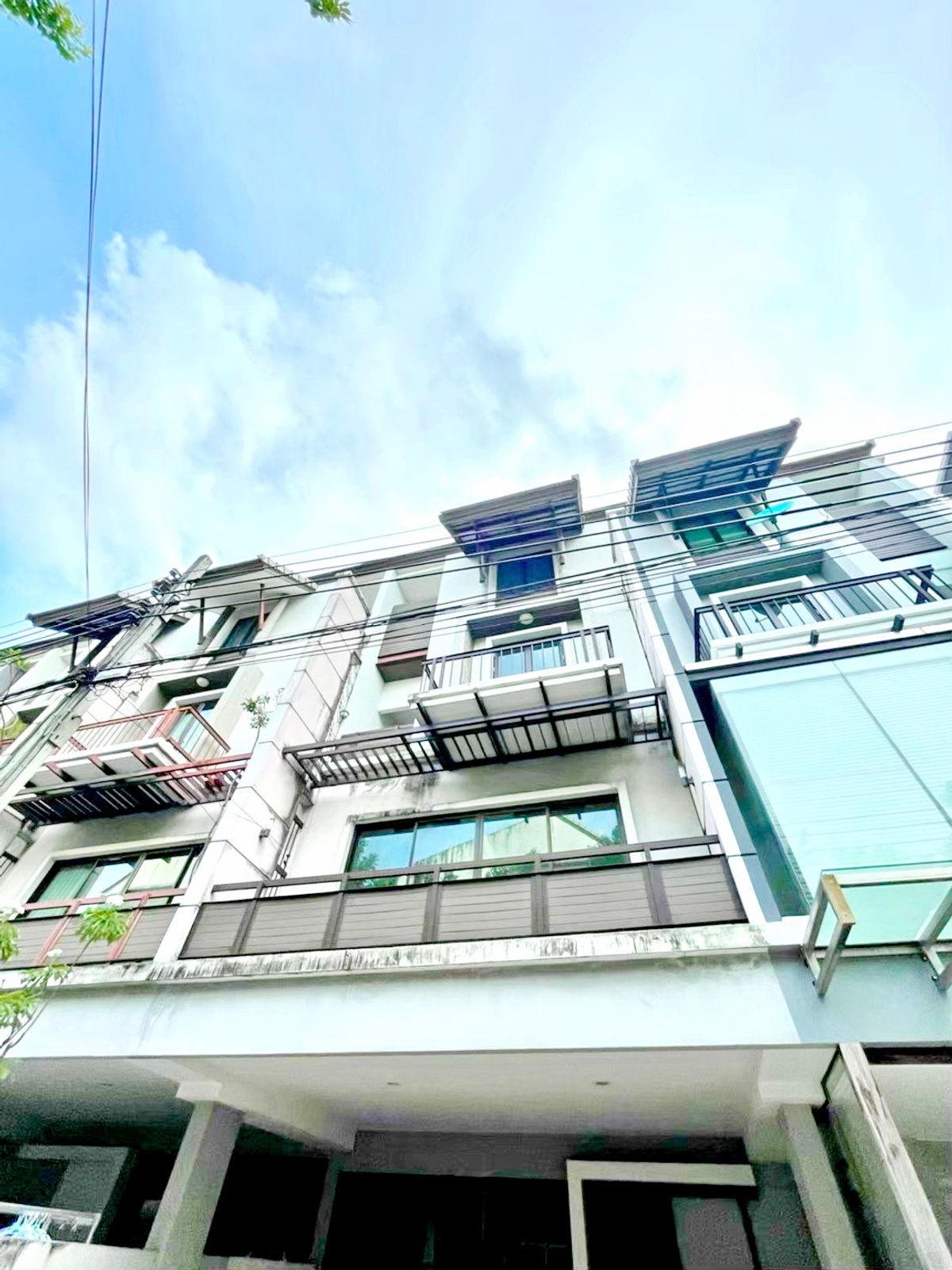 HK0019😍 For SELL Selling 4-storey townhouse, 🚪4 bedrooms🚄near MRT Sutthisan🏢Sutthisan🔔House area: 23.10 sq.wa🔔Usable area: 200 sq.m.💲Selling: 10,000,000฿📞O99-5919653,O65-9423251✅LineID:@sureresidence HK0019😍 For SELL Selling 4-storey townhouse, 🚪4 bedrooms🚄near MRT Sutthisan🏢Sutthisan🔔House area: 23.10 sq.wa🔔Usable area: 200 sq.m.💲Selling: 10,000,000฿📞O99-5919653,O65-9423251✅LineID:@sureresidence