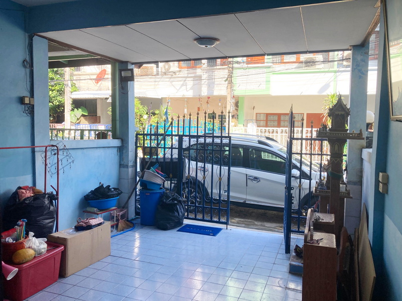 🚩H1217 Townhouse for sale, 16 square wah, Jinda Town Village, good location near fresh market, Soi Khubon 27, Intersection 58 (Ram Intra Km. 8) – รูปที่ 2