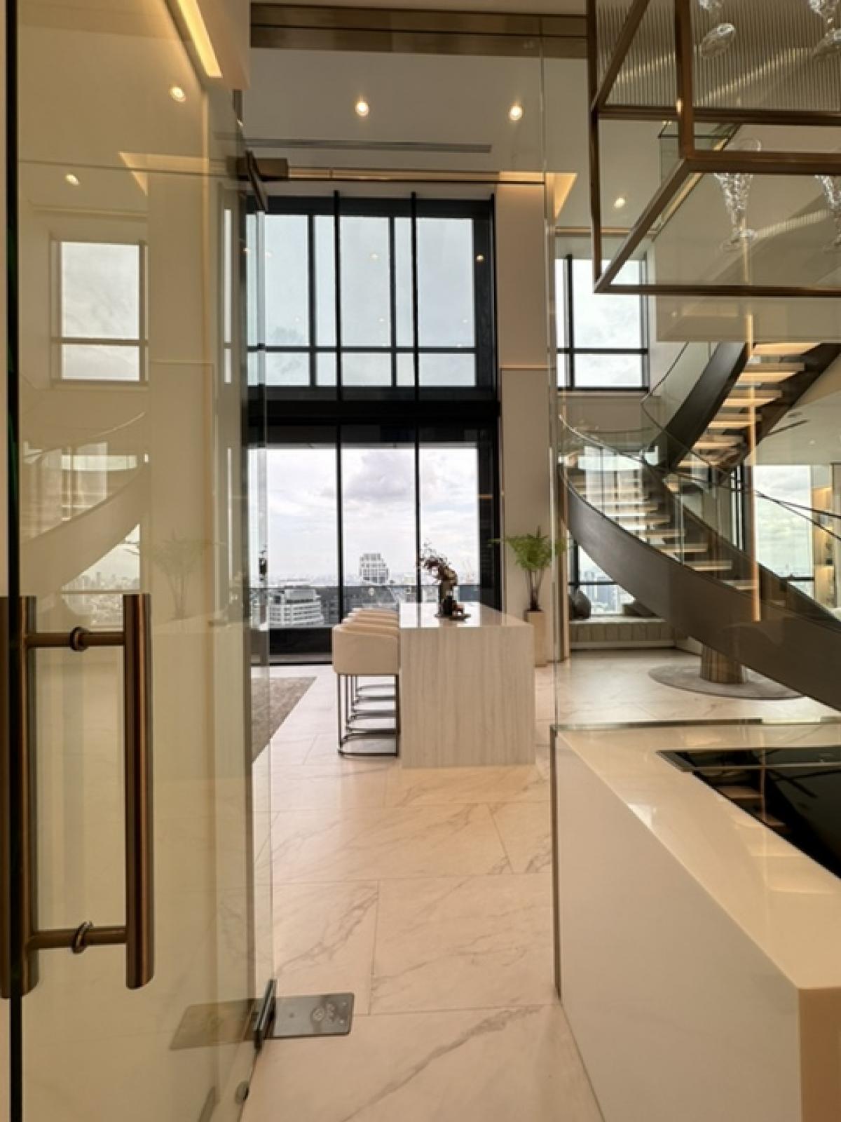 Rental : Penhouse Duplex At The Esse Sukhumvit 36 , 2 bedroom 3 bathroom 2 Living room 1 Kitchen Room ( 4 Parking Fix 2 Not Fix 2 ) , Size 278.92 S.qm , 39-40 Floor – รูปที่ 3