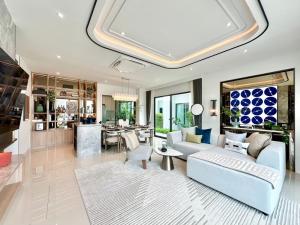🏡AVIAN Srinakarin - Krungthep Kreetha🌈AVANI* Size M 54 sq.w. 262 sq.m. | 4 bedrooms, 5 bathrooms, 3 parking spaces, starting at 17.49 MB Contact to make an appointment to view Tel.0922635410 (Earth)