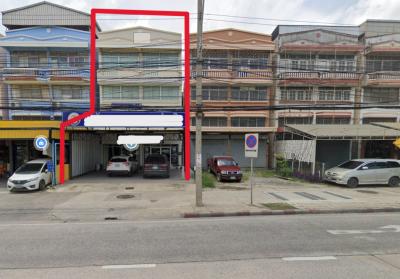 Urgent sale, commercial building, Chaokhunthahan intersection, 3.5 floors, on main road, 46 sq m.