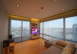 ♦ Nice view ♦ 40++ floor 83.00 sq.m. | 2 beds 2 baths | near Home Pro rama 3 1 mins, Public Park in Commemoration of H.M. 1 mins, Central rama 3 7 mins.