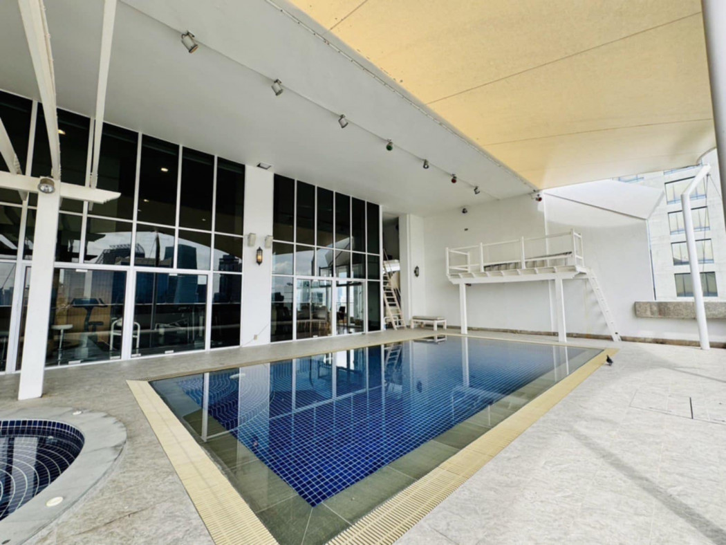 Sale Unique Duplex Penthouse with huge private pool at Sathorn Park Place, Approximate usable area 1,400 sq. meter Sale Unique Duplex Penthouse with huge private pool at Sathorn Park Place, Approximate usable area 1,400 sq. meter