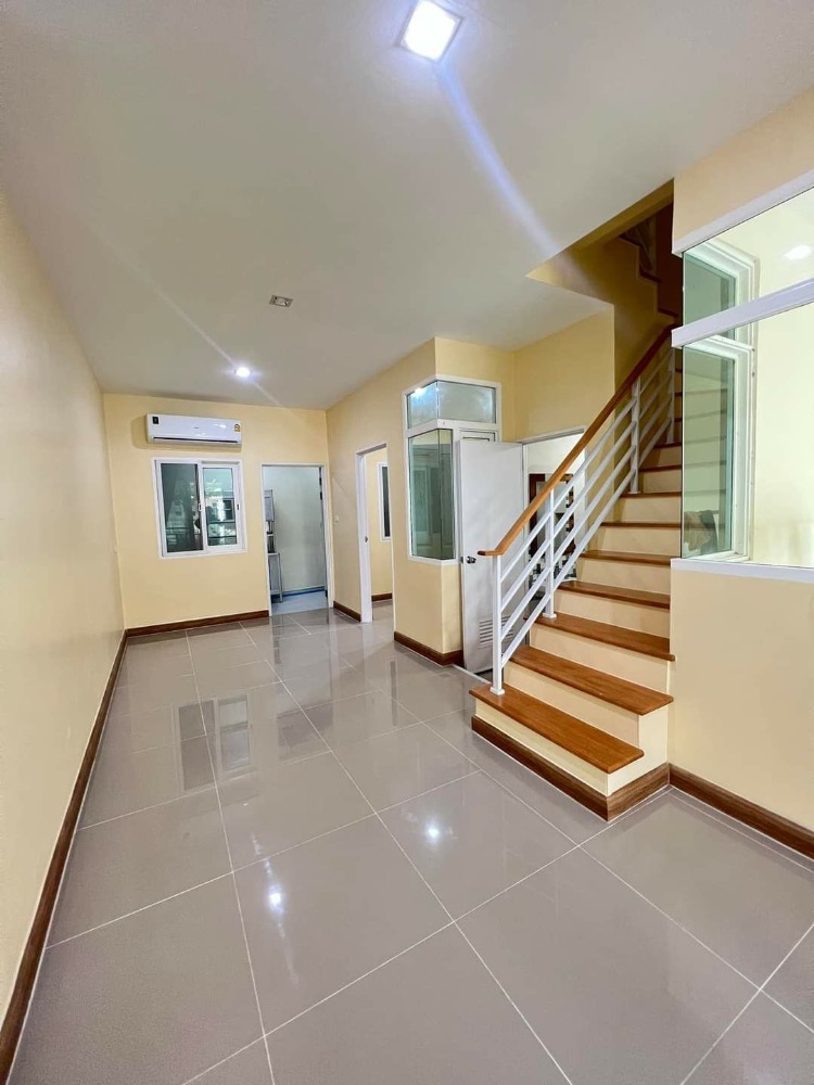 P-2634 For sale! Townhome Golden Town Chaloem Phrakiat Suan Luang, empty house with air conditioner