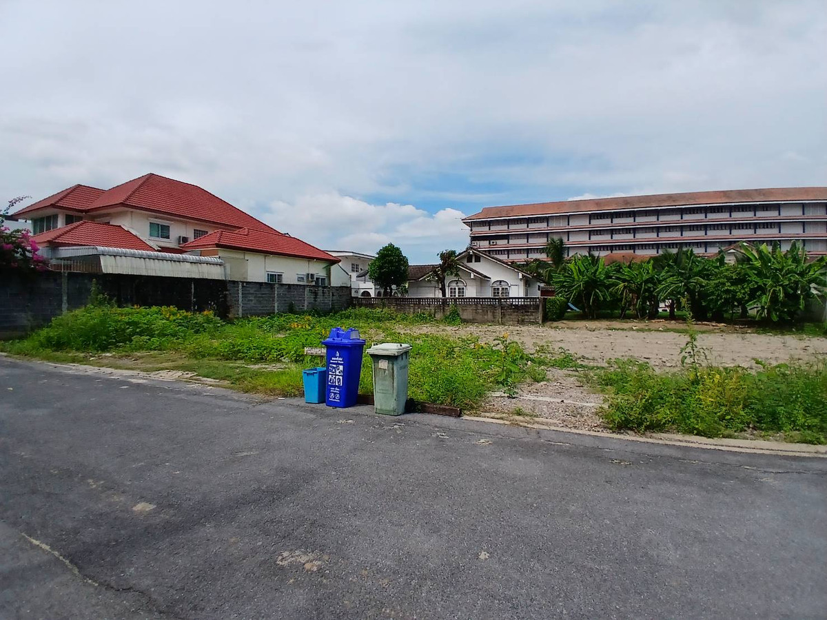 Land for rent, 200 square wah, Soi Ngamwongwan 47, Intersection 1-2, call 0999983897 – รูปที่ 2