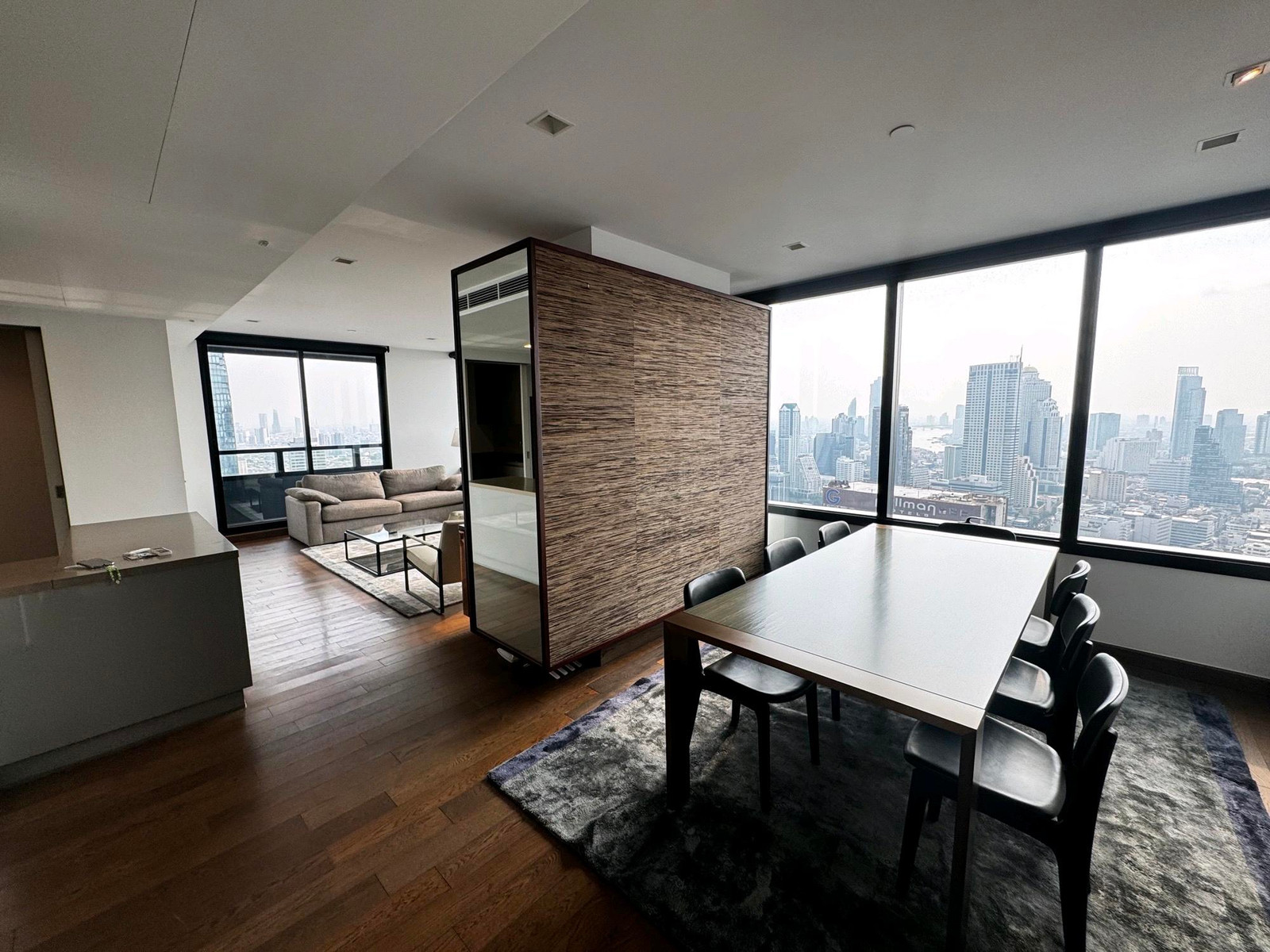 M silom 2 bedroom 165sqm Pet friendly unit high floor for rent only 140,000 please contact 0816878954 M silom 2 bedroom 165sqm Pet friendly unit high floor for rent only 140,000 please contact 0816878954