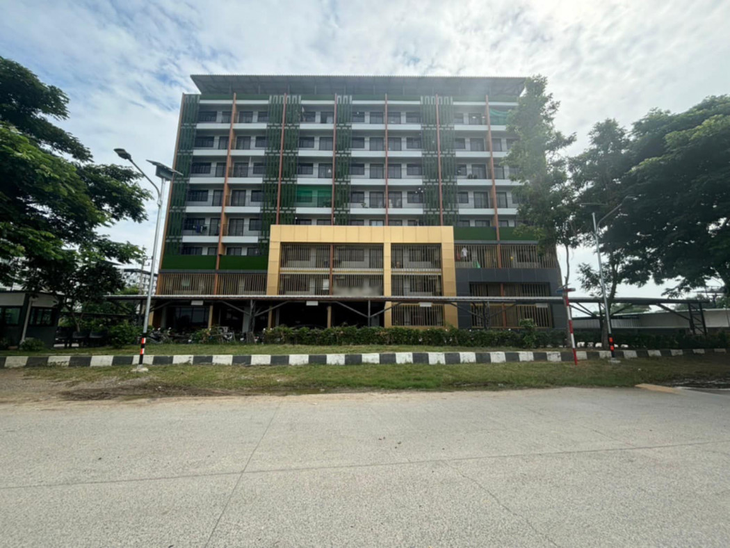 Apartment for sale, Kamphaeng Saen, near Kasetsart University, area 3-0-0 rai, 202 rooms, total usable area 7740 sq m, parking for 30 cars. Apartment for sale, Kamphaeng Saen, near Kasetsart University, area 3-0-0 rai, 202 rooms, total usable area 7740 sq m, parking for 30 cars.