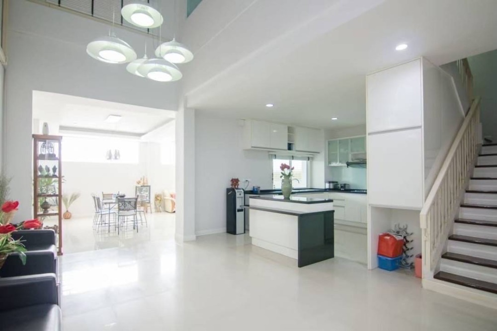 ขายทาว์นโฮม 4 ห้องติด Baan Ravipa หมู่บ้านรวิภา สุขุมวิท 103 (เหมาะทำ home office) ใกล้ BTS อุดมสุข ราคาถูกมาก – รูปที่ 4