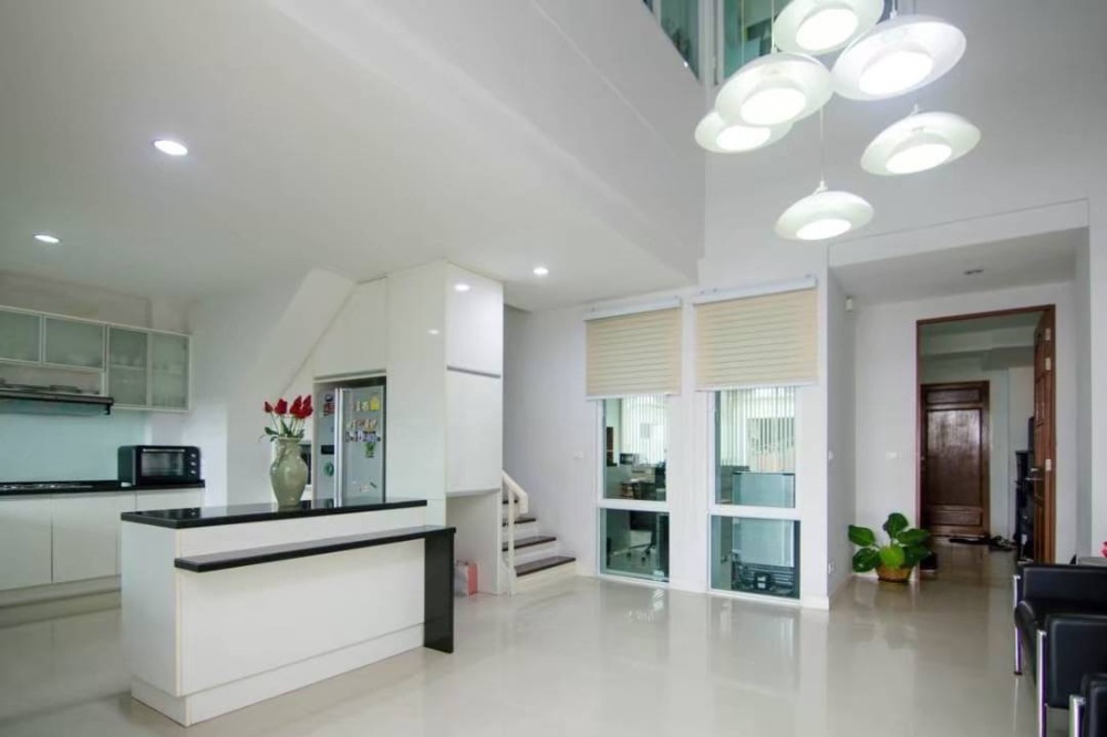 ขายทาว์นโฮม 4 ห้องติด Baan Ravipa หมู่บ้านรวิภา สุขุมวิท 103 (เหมาะทำ home office) ใกล้ BTS อุดมสุข ราคาถูกมาก – รูปที่ 3