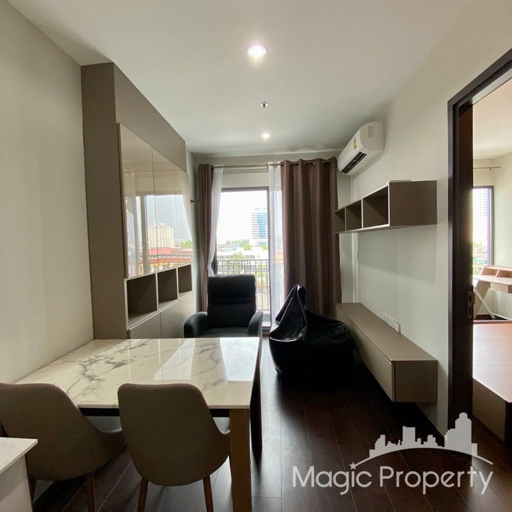1 Bedroom For Sale in C Ekkamai Condominium, Watthana, Bangkok