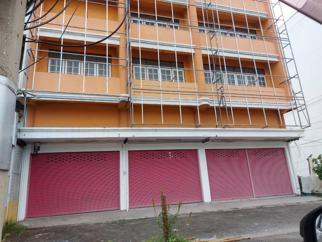 ขายอาคารพาณิชย์ 4.5 ชั้น จำนวน 3 คูหา ติดถนนใหญ่  ปากซอยใจเอื้อ ตรงข้ามรง.เสริมสุข ปทุมธานี  ทำเลดีมาก ค้าขายได้ – รูปที่ 2