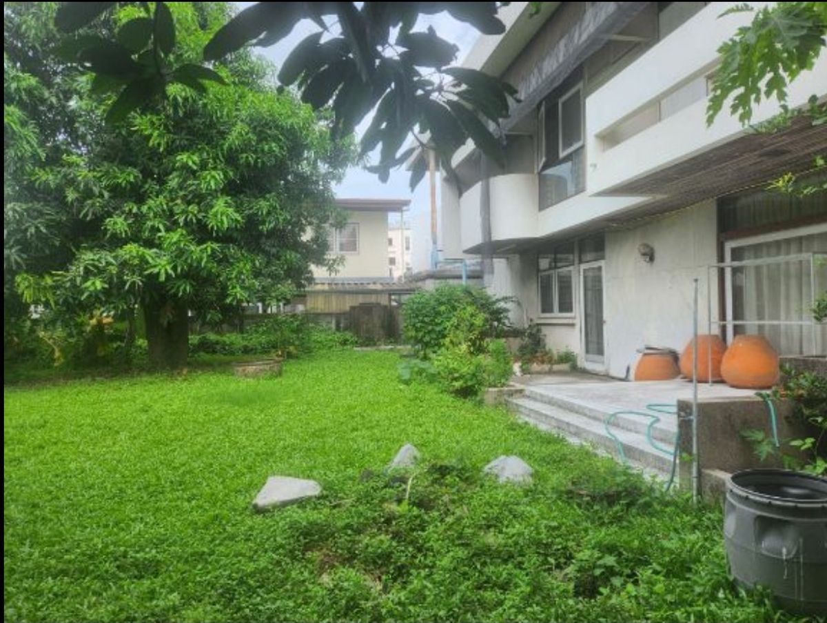 Land for sale with 2-storey detached house, Soi Pridi 26 Land for sale with 2-storey detached house, Soi Pridi 26
