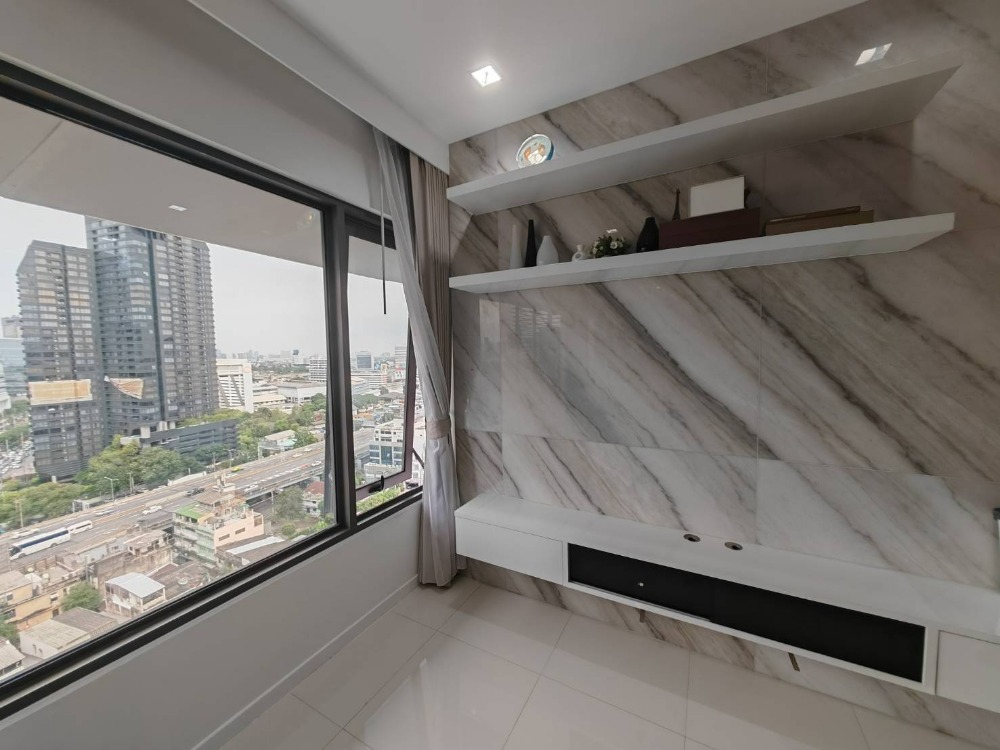 🔥🔥FOR RENT🔥2 bedroom bed, big price in the city center, convenient to travel near MRT Lumphini. Interested please contact 094-505-8786 Khun Rung