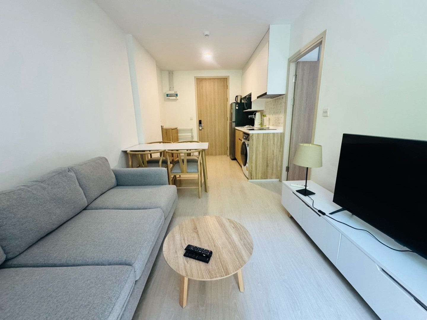 ให้เช่า คอนโด Noble Ambience สุขุมวิท 42  ซอยสุขใจ 1 bed 33.96 ตร.ม. ตึก B ชั้น 2 มีเครื่องซักผ้า 23,000 บ.