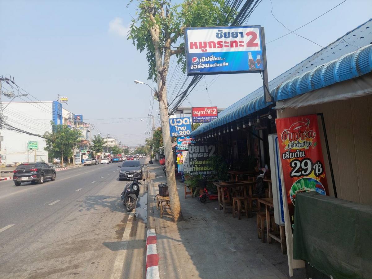 Land for sale on Phetkasem Road (near Watcharapol), land on the road, 38.5 million, 362 square wah, with tenants Land for sale on Phetkasem Road (near Watcharapol), land on the road, 38.5 million, 362 square wah, with tenants