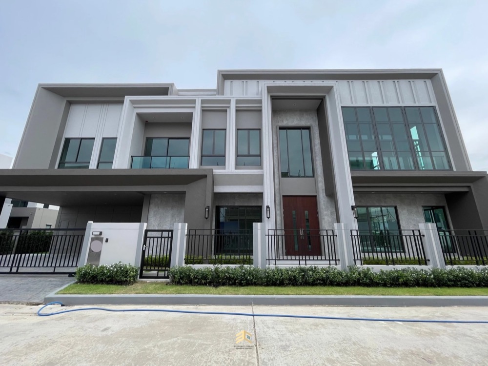 The hottest corner plot 🔥Bangkok Boulevard Signature Chaengwattana - Ratchaphruek (largest house model) land area 130 sq m. The hottest corner plot 🔥Bangkok Boulevard Signature Chaengwattana - Ratchaphruek (largest house model) land area 130 sq m.