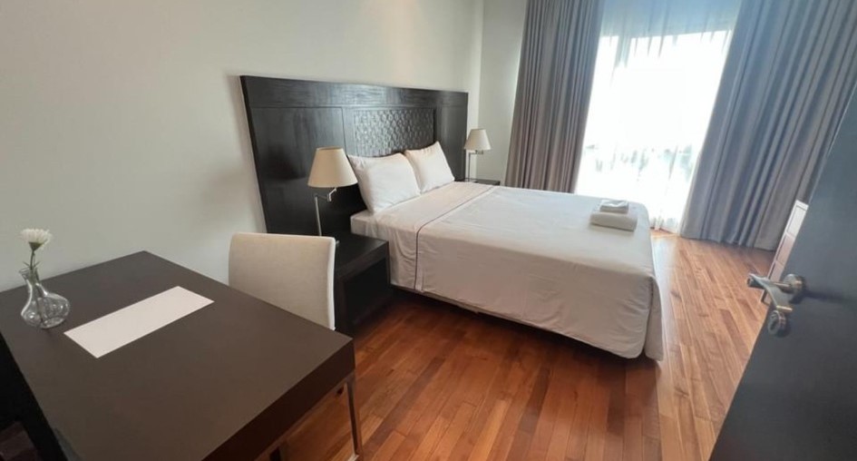 ● Rare unit ● ชั้น 10+ 275.00 ตร.ม. | 4 ห้องนอน ตกแต่งครบ | ติดสวนลุมพินี, ใกล้ Central Embassy 2 นาที, BTS เพลินจิต 3 นาที – รูปที่ 4