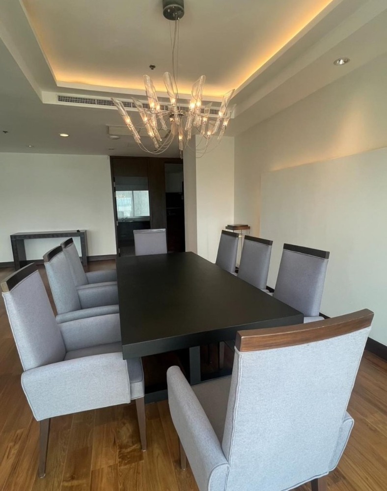 ● Rare unit ● ชั้น 10+ 275.00 ตร.ม. | 4 ห้องนอน ตกแต่งครบ | ติดสวนลุมพินี, ใกล้ Central Embassy 2 นาที, BTS เพลินจิต 3 นาที – รูปที่ 2