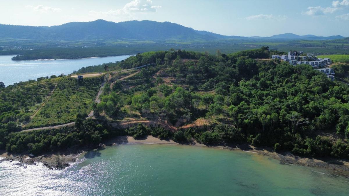 Land for sale next to Ao Po Beach, Thalang District, Phuket Province, with title deed, total area 26 rai. – รูปที่ 3
