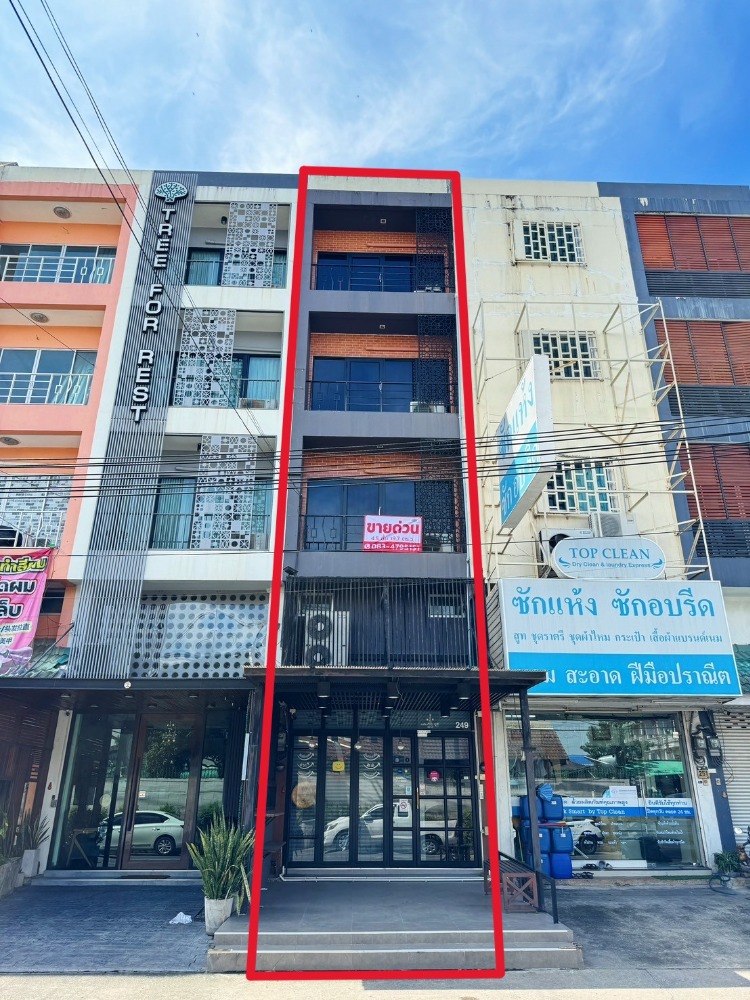 สุดยอดทำเล ใกล้สนามบินดอนเมือง ใกล้ทางด่วนและรถไฟฟ้า!! ขายอาคารพาณิชย์ 4.5 ชั้น (Hostel) ติดถนนช่างอากาศอุทิศ เนื้อที่ 19.70 ตร.วา 6 ห้องนอน 7 ห้องน้ำ อาคารสภาพดีรีโนเวทใหม่ ตกแต่งสวยพร้อมอยู่ทุกห้อง ชั้นล่างทำเป็นคาเฟ่ขายอาหารและเครื่องดื่มได้ สุดยอดทำเล ใกล้สนามบินดอนเมือง ใกล้ทางด่วนและรถไฟฟ้า!! ขายอาคารพาณิชย์ 4.5 ชั้น (Hostel) ติดถนนช่างอากาศอุทิศ เนื้อที่ 19.70 ตร.วา 6 ห้องนอน 7 ห้องน้ำ อาคารสภาพดีรีโนเวทใหม่ ตกแต่งสวยพร้อมอยู่ทุกห้อง ชั้นล่างทำเป็นคาเฟ่ขายอาหารและเครื่องดื่มได้