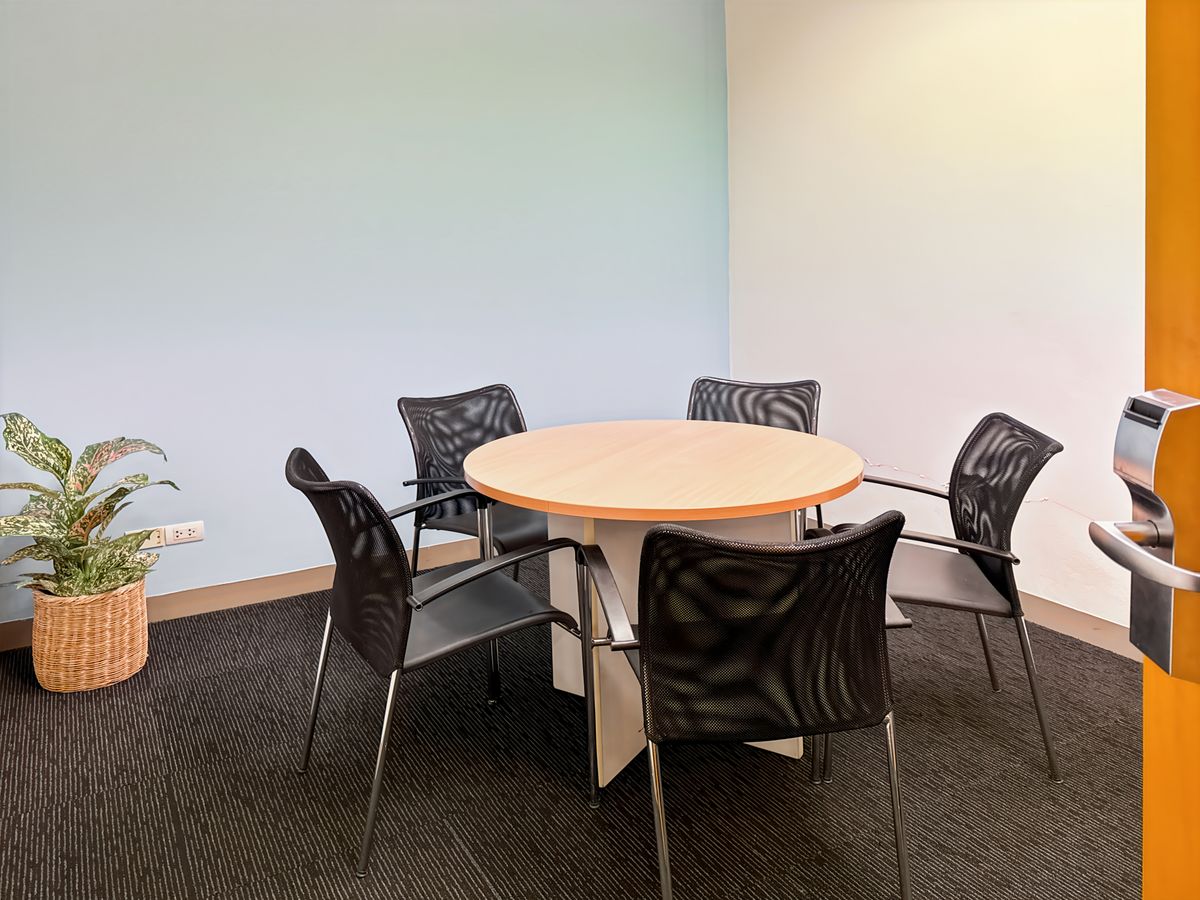 Fully serviced private office space for you and your team in Regus CRC Tower - All Seasons Place