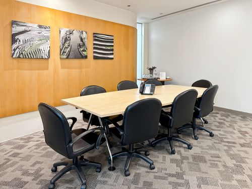 ย้ายเข้าพื้นที่ออฟฟิศพร้อมใช้งานสำหรับ 10 พนักงาน ใน Regus CRC Tower - All Seasons Place
