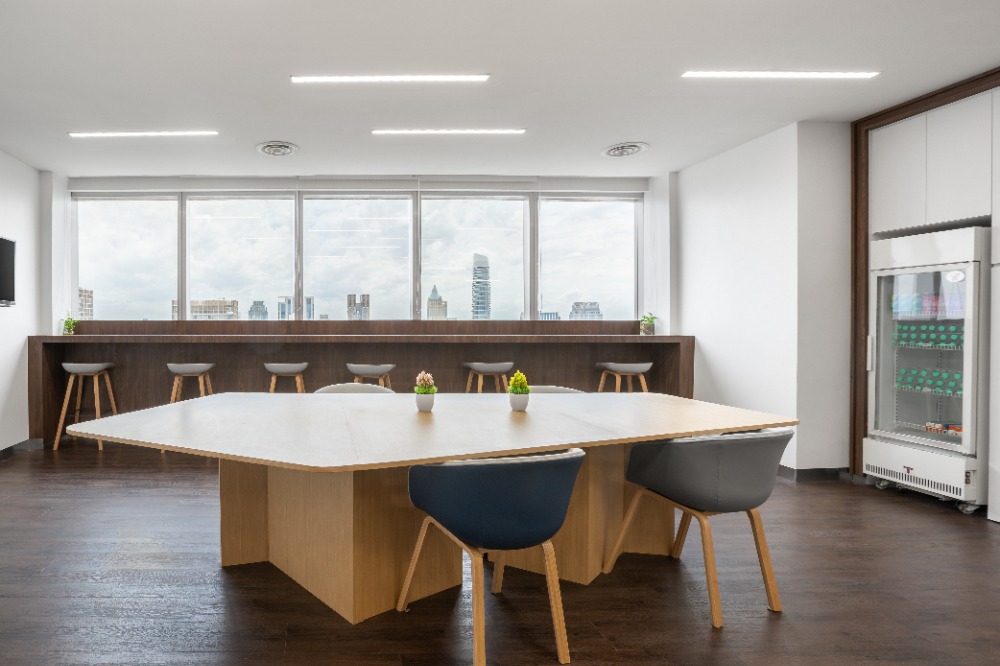 Join a collaborative coworking environment in Regus CRC Tower - All Seasons Place