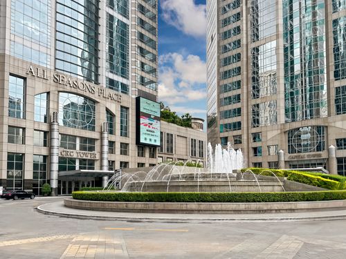 Fully serviced private office space for you and your team in Regus CRC Tower - All Seasons Place