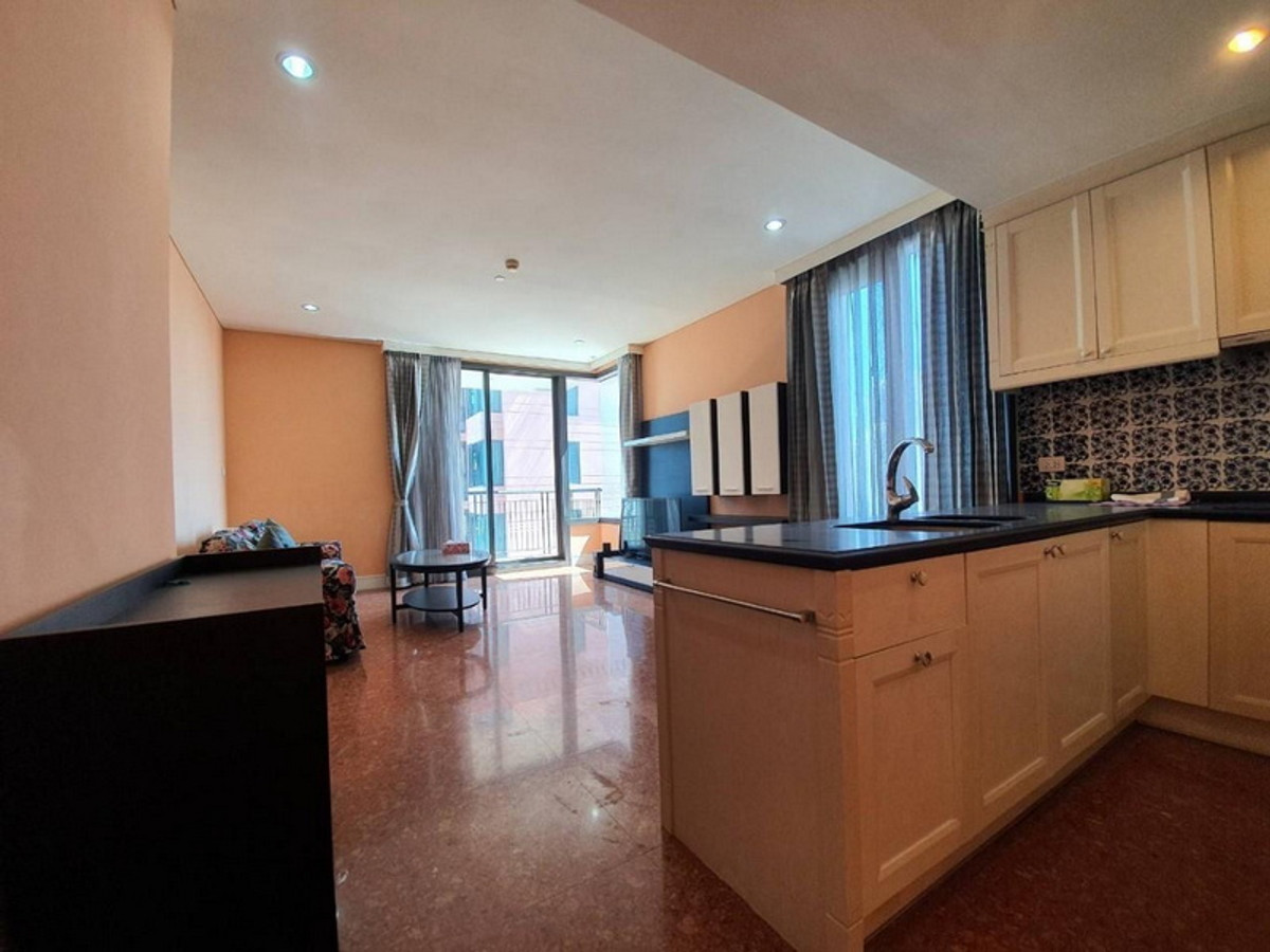 2 Bedroom Condo for Sale 96 Sq.m. Corner Unit @Sukhumvit 22 Pet-friendly. 2 Bedroom Condo for Sale 96 Sq.m. Corner Unit @Sukhumvit 22 Pet-friendly.