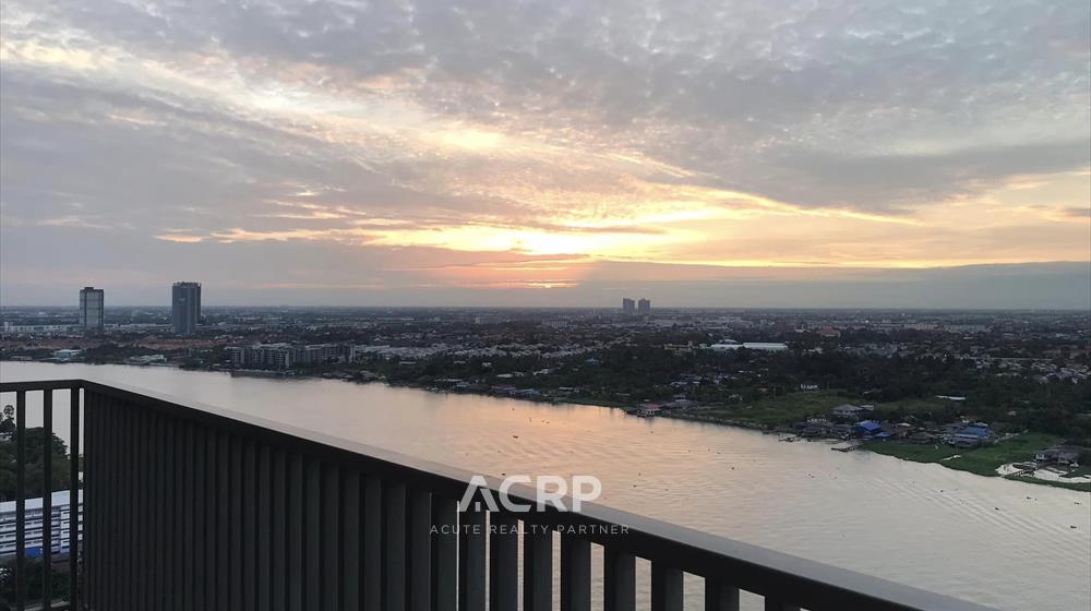 Condo at the waterfront, quiet corner unit with a beautiful river view, great location. Condo at the waterfront, quiet corner unit with a beautiful river view, great location.